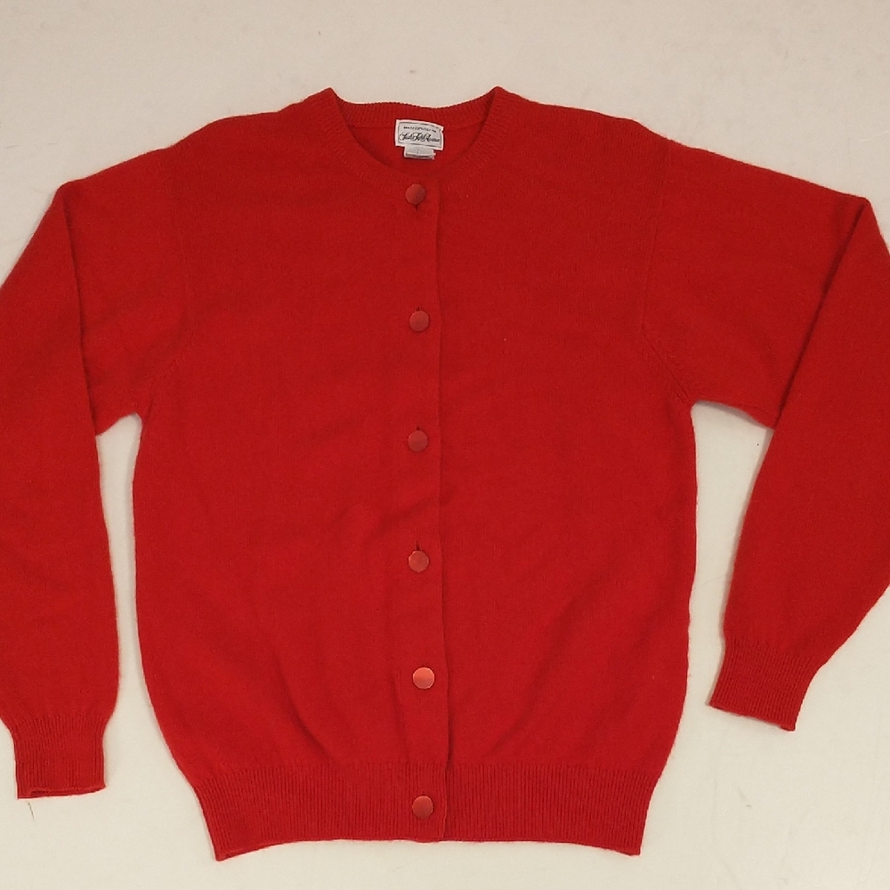 Quality Scottish Cashmere Cardigan Red Button Down Sweater Classic Soft Saks 5th